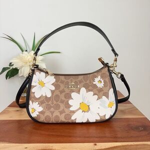NWT Coach Teri Shoulder‎ Bag In Signature Canvas With Floral Print